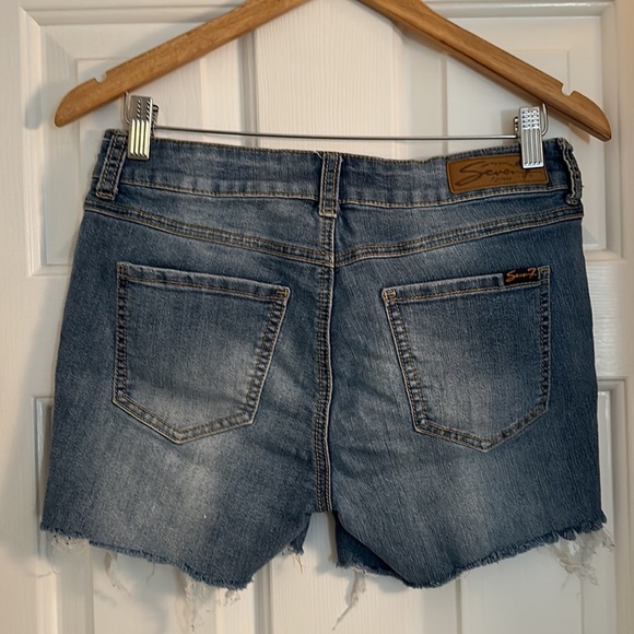 Seven for all mankind jeans shorts distressed with embroidered ribbon trim 8 - Picture 2 of 7